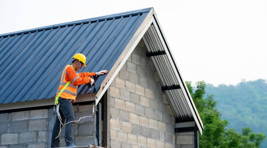 Professional gutter cleaning in Crystal Beach, FL